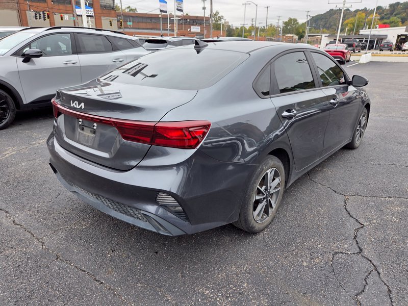 Used 2023 Kia Forte LXS w/ LXS Technology Package FWD image 7