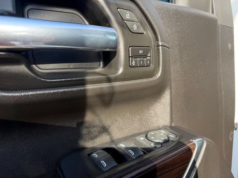 Used 2020 GMC Sierra 1500 SLT AWD/4WD image 25