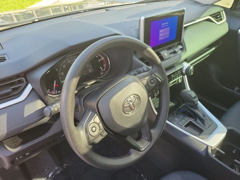 Used 2025 Toyota RAV4 XLE w/ Convenience Package FWD image 25