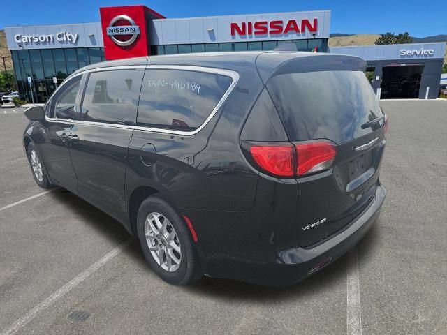 Used 2023 Chrysler Voyager LX FWD image 9