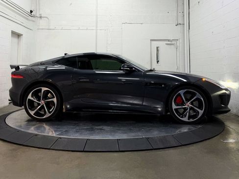 Used 2016 Jaguar F-TYPE R image 10