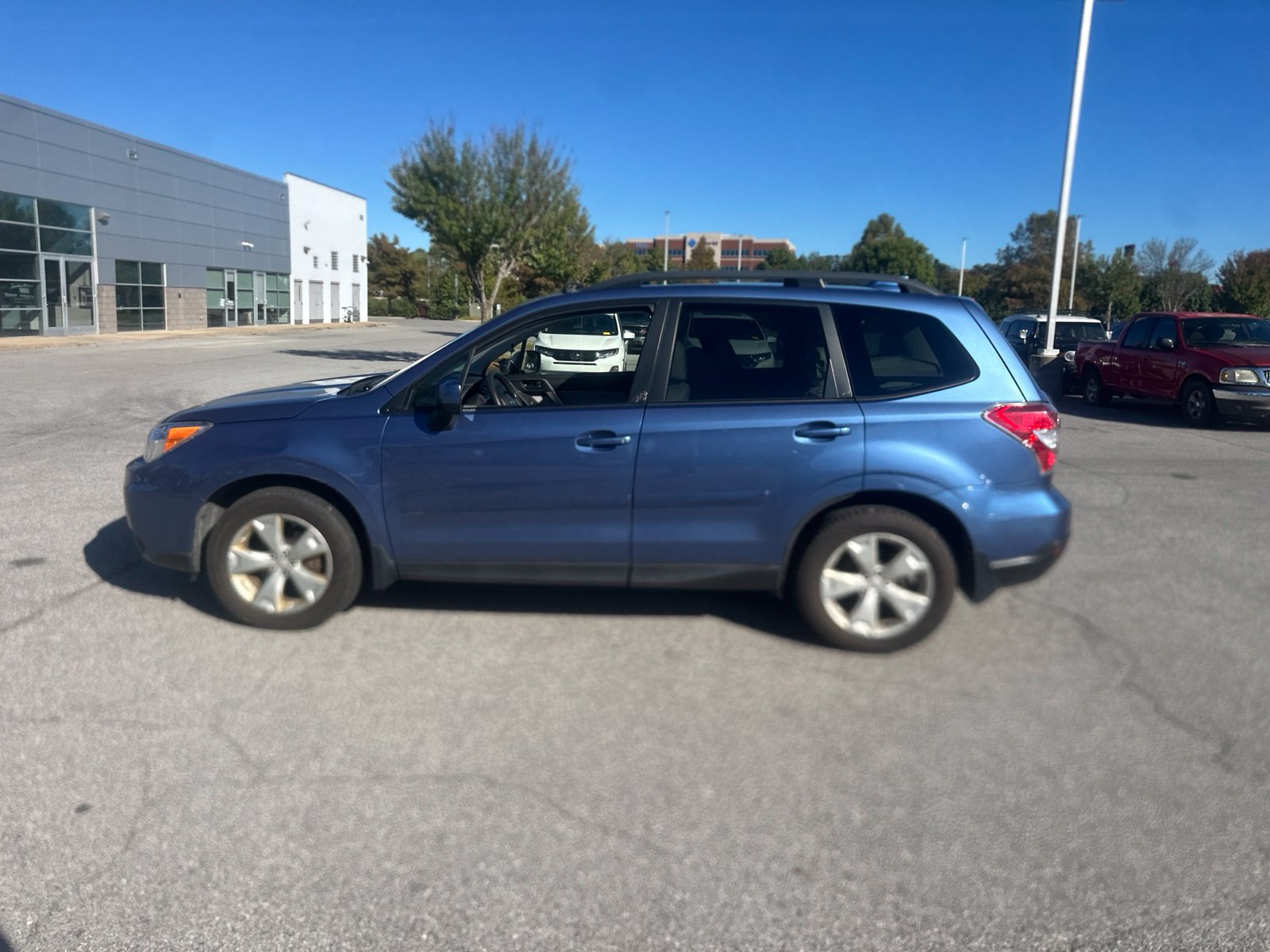 Used 2016 Subaru Forester 2.5i Premium AWD/4WD image 10