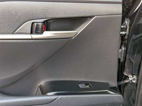 Used 2025 Toyota Camry LE image 24