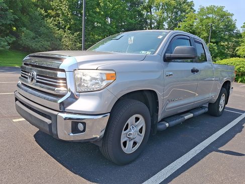 Certified 2016 Toyota Tundra SR5 AWD/4WD image 2
