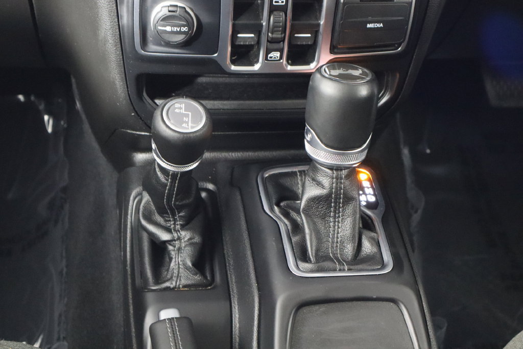 Used 2025 Jeep Wrangler Unlimited Sport w/ Convenience Group AWD/4WD image 23