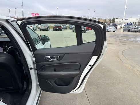 Used 2024 Volvo S60 B5 Core image 28