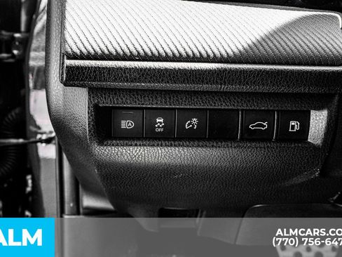 Used 2025 Toyota Camry SE image 36