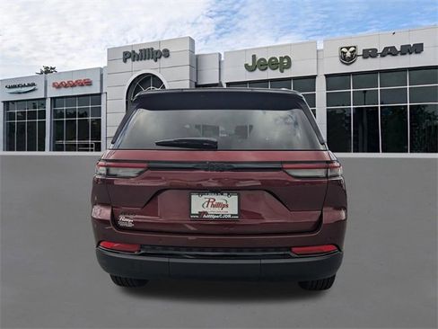 New 2025 Jeep Grand Cherokee Limited image 5