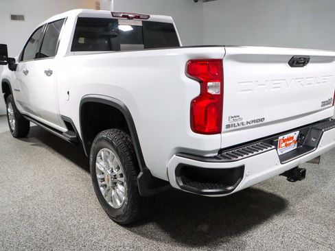 Used 2021 Chevrolet Silverado 2500 High Country w/ Z71 Off-Road Package AWD/4WD image 9