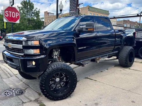 Used 2015 Chevrolet Silverado 2500 LT w/ LT Convenience Package AWD/4WD image 2