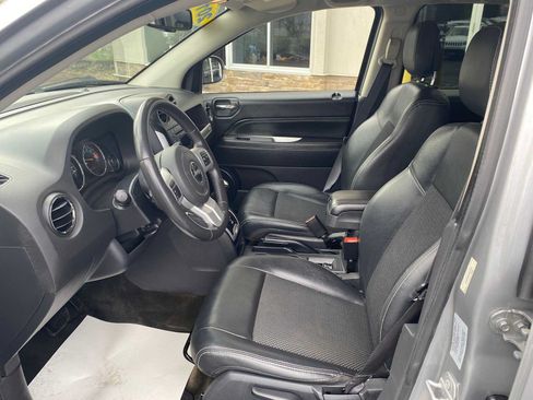 Used 2016 Jeep Compass Latitude AWD/4WD image 9