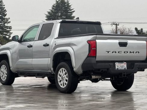 Used 2025 Toyota Tacoma SR image 5