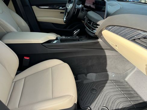 Used 2025 Cadillac CT5 Premium Luxury image 11