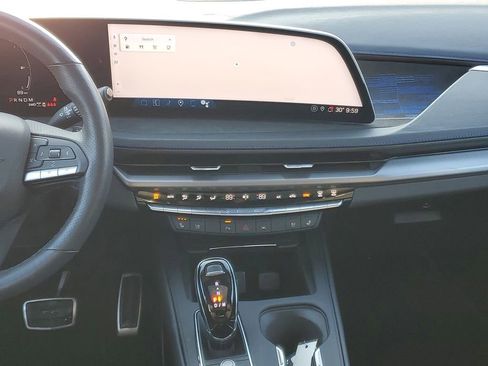 Used 2024 Cadillac XT4 Sport image 27