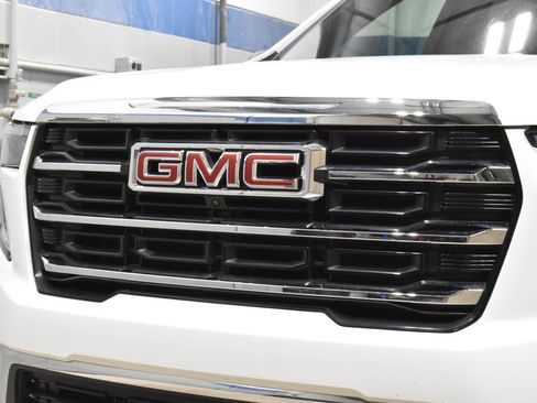 Used 2025 GMC Acadia Elevation image 36