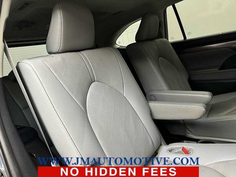 Used 2021 Toyota Highlander Platinum image 20