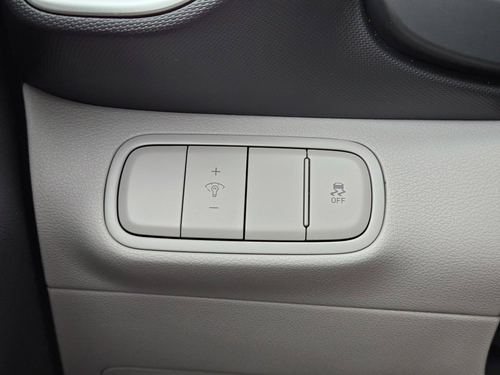 Used 2026 Hyundai Venue SEL FWD image 24