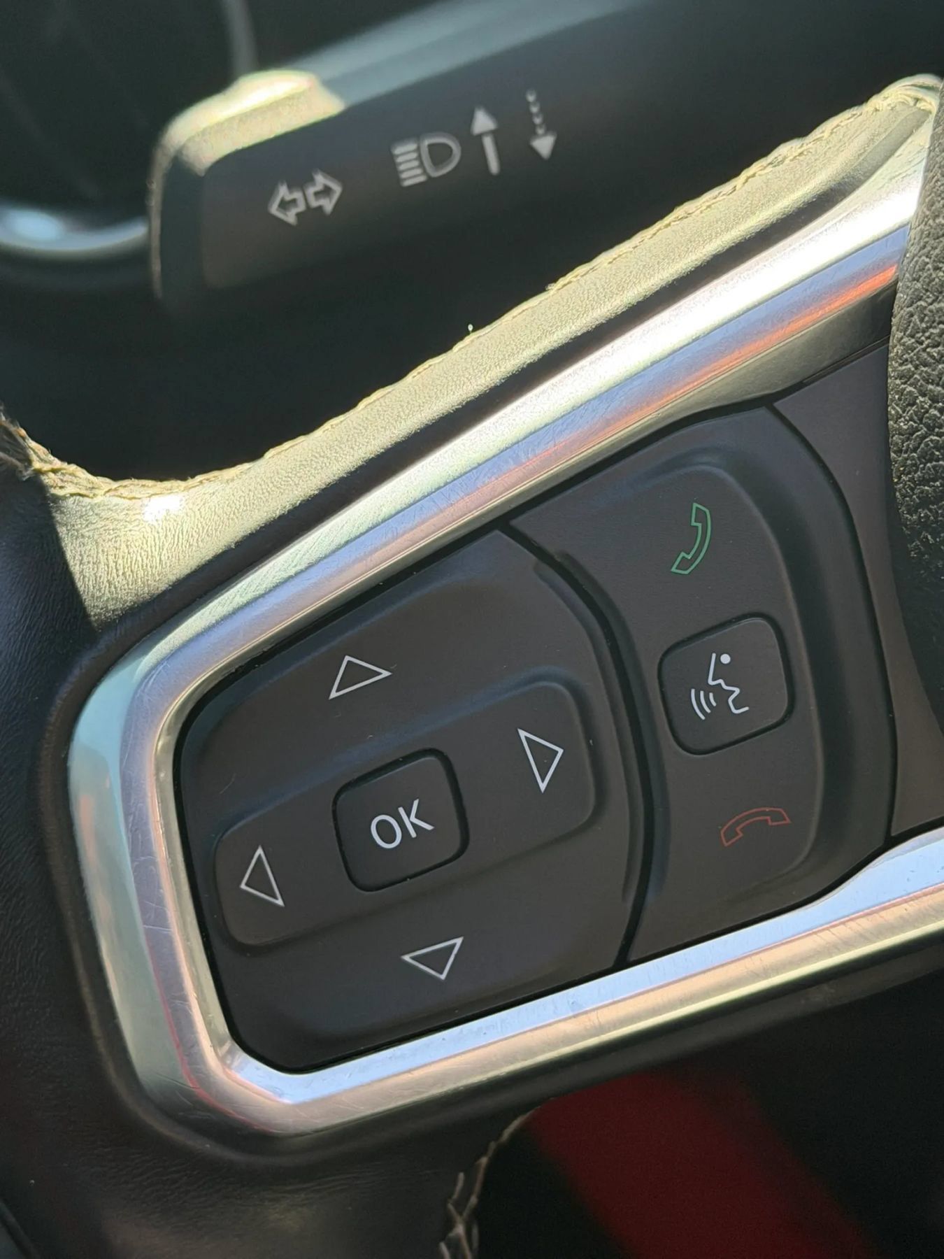 Used 2019 Jeep Wrangler Unlimited Sahara w/ LED Lighting Group AWD/4WD image 16