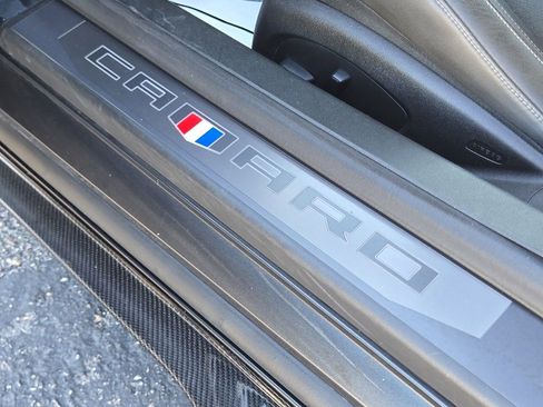 Used 2017 Chevrolet Camaro SS RWD image 23
