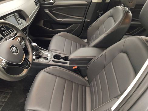 Used 2021 Volkswagen Jetta SE w/ SE Cold Weather Package image 17