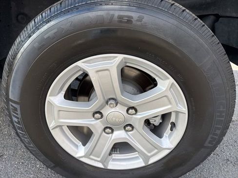 Used 2021 Jeep Wrangler Unlimited Sport image 9