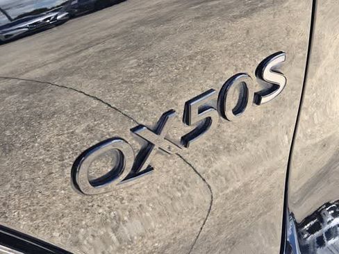 Used 2023 INFINITI QX50 Sport FWD image 7