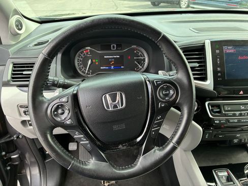 Used 2016 Honda Pilot Touring image 18