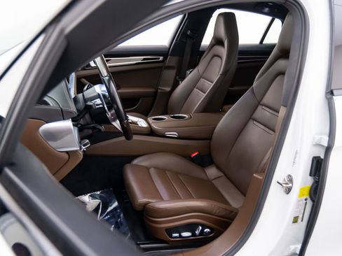 Certified 2018 Porsche Panamera 4S image 5