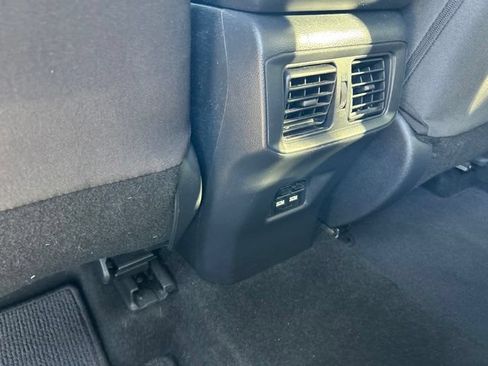 Used 2021 Toyota RAV4 XLE FWD image 11
