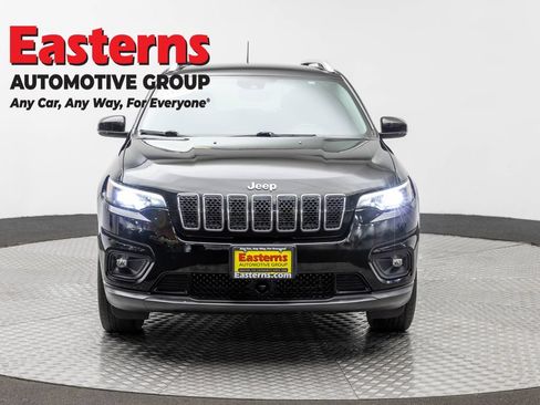 Used 2021 Jeep Cherokee Latitude Plus AWD/4WD image 2