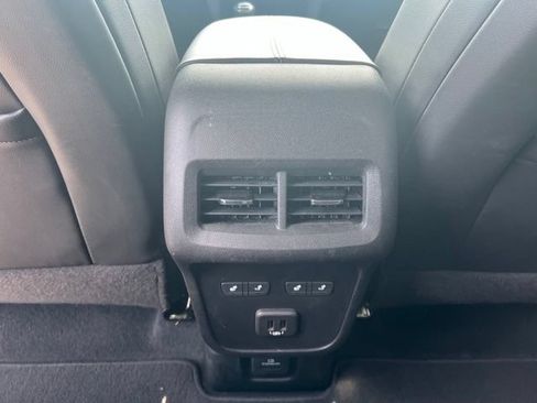 Used 2020 Chevrolet Equinox Premier FWD image 23