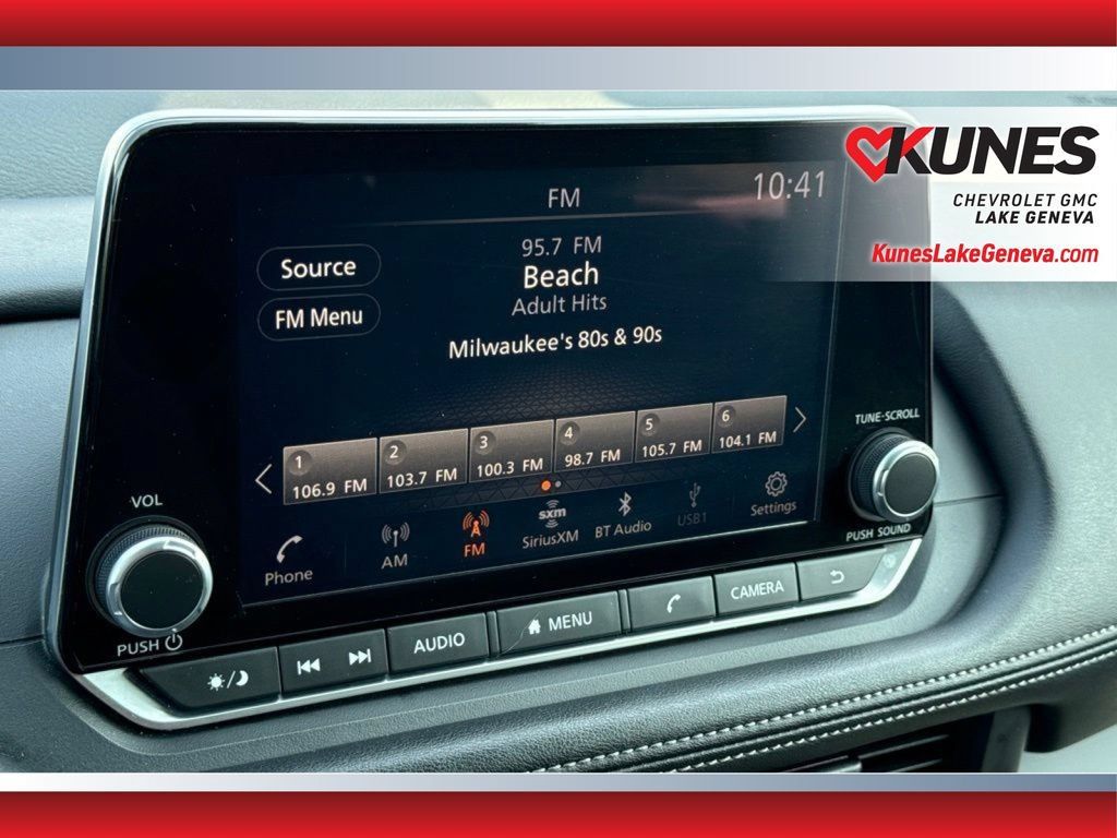 Used 2024 Nissan Rogue S FWD image 31