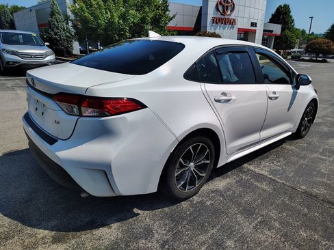 Used 2024 Toyota Corolla LE FWD image 4