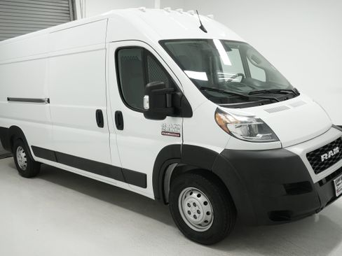 Used 2022 RAM ProMaster 2500 FWD image 2