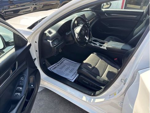 Used 2018 Honda Accord Sport image 11