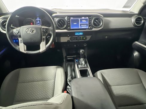 Used 2022 Toyota Tacoma SR5 w/ Technology Package RWD image 29