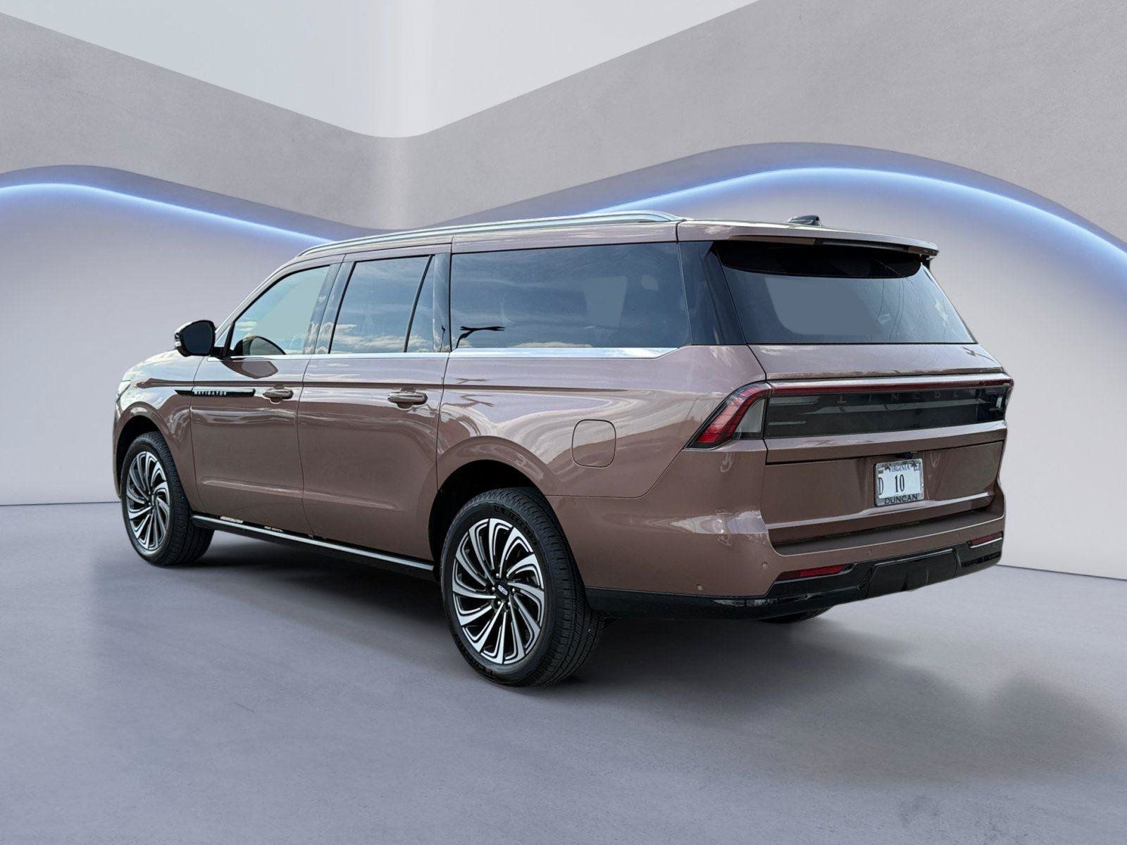 Used 2025 Lincoln Navigator L Black Label AWD/4WD image 5