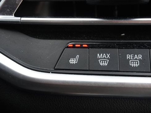 Used 2023 BMW X6 xDrive40i w/ M Sport Package image 62