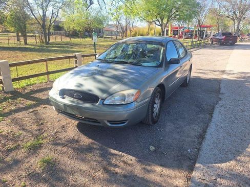 Used 2005 Ford Taurus SE FWD image 10