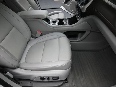 Used 2021 GMC Acadia SLT w/ Technology Package FWD image 27
