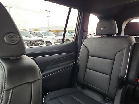 New 2026 Buick Enclave Sport Touring w/ Power Package image 13