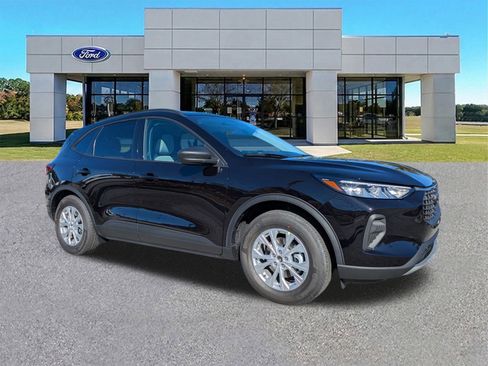 New 2026 Ford Escape Active w/ Active Premium Tech Pack FWD image 2
