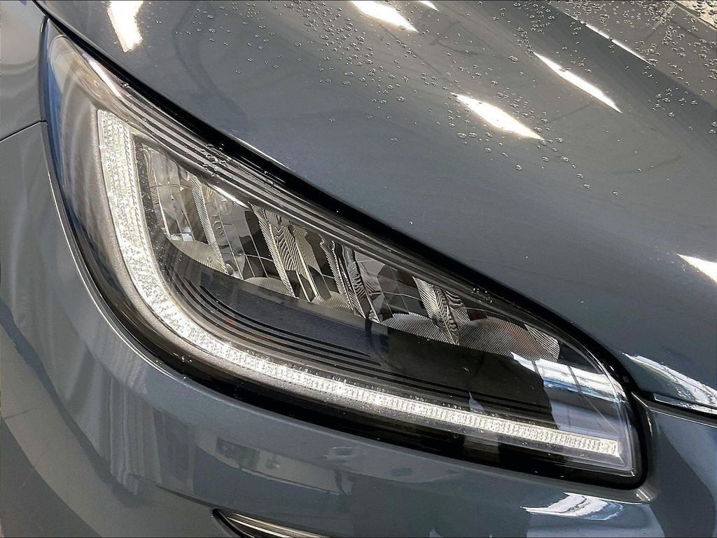 Used 2023 Lincoln Corsair AWD w/ Equipment Group 101A image 33