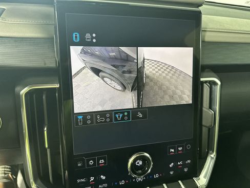 Used 2026 GMC Acadia Elevation w/ Elevation Premium Package FWD image 34