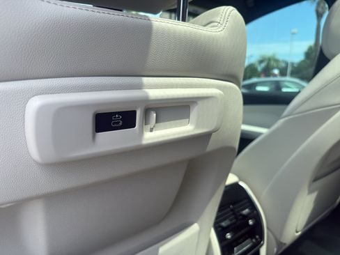 Used 2020 BMW X5 xDrive40i w/ M Sport Package AWD/4WD image 11