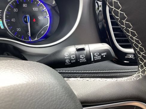 New 2027 Chrysler Pacifica Select FWD image 31