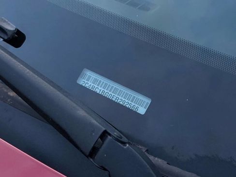 Used 2014 Chrysler Town & Country Touring image 30