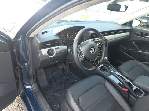 Used 2022 Volkswagen Passat 2.0T SE image 21