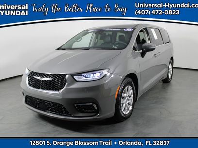 Used 2023 Chrysler Pacifica Touring-L