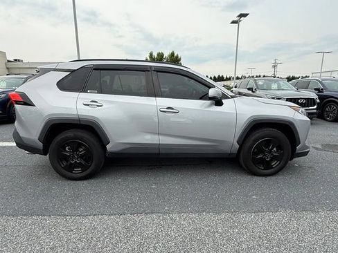 Used 2021 Toyota RAV4 XLE w/ Convenience Package AWD/4WD image 15